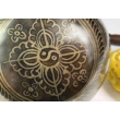 718 grammos tibeti mantrás hangtál 7 fémből készült, sárga brokáttal - videoval