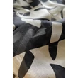 Alabástromfehér és obszidiánfekete mintás 100% valódi hernyóselyem sál 50x180cm