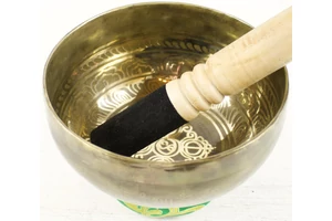 746 grammos tibeti mantrás hangtál 7 fémből zöld brokát alátéttel - videoval