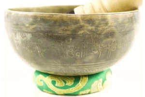 600 grammos tibeti mantrás hangtál 7 fémből zöld brokát alátéttel-videóval