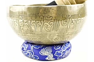 371 grammos tibeti mantrás hangtál 7 fémből kék brokát alátéttel-videóval