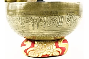 395 grammos tibeti mantrás hangtál 7 fémből piros brokát alátéttel-videóval