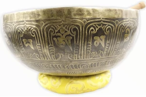 2977 grammos Gyógyító Buddha hangtál 7 fémből sárga brokáttal és ütővel - videoval