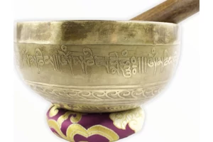 672 grammos tibeti mantrás hangtál 7 fémből bordó színű brokáttal és ütővel - videoval
