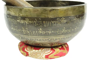 885 grammos tibeti mantrás hangtál 7 fémből készült, piros brokáttal - videoval