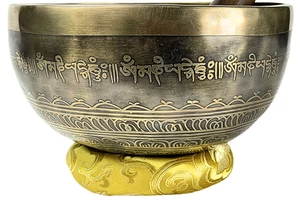 824 grammos tibeti mantrás hangtál 7 fémből készült, belsejében Fehér Tara gravírozással - videoval