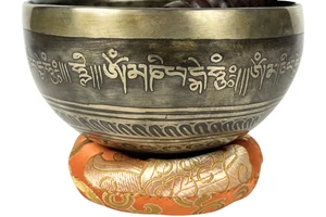 418 grammos tibeti mantrás hangtál 7 fémből sárga brokát alátéttel - videoval
