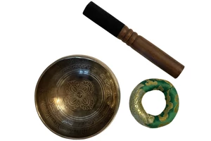 447-tibeti-mantras-hangtal-zold-brokattal