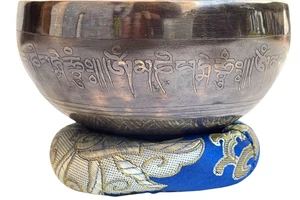 304-tibeti-mantras-hangtal-kek-brokattal