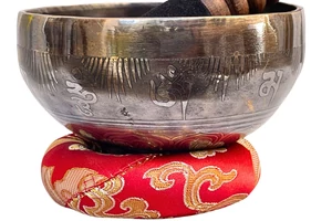 324-tibeti-mantras-hangtal-piros-brokattal