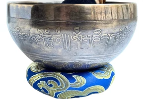 313-tibeti-mantras-hangtal-kek-brokattal