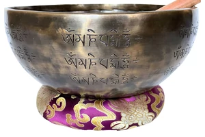 Telihold tibeti hangtál 7 fémből bőrrel filces ütővel, bordó brokát alátét gyűrűvel - videoval
