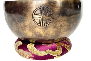 Telihold tibeti hangtál 7 fémből bőrrel bevont fa ütővel, bordó brokát alátét gyűrűvel - videoval
