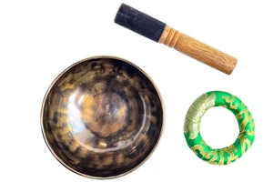 711-grammos-7-femes-tibeti-telihold-hangtal-zöld-brokattal