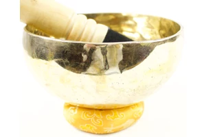 565 grammos tibeti hangtál 7 fémből sárga brokát alátéttel - videoval