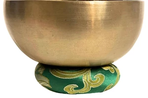 333-grammos-7-femes-tibeti-terapias-hangtal-zold-brokattal