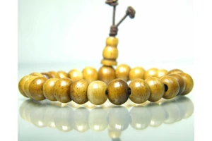 Csont karmala világosbarna színű 27 szemes