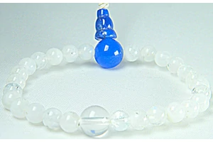 Szivárvány holdkő mala hegyikristály osztóval kék kvarc guruval gumis 15 cm kerületű, kis méret