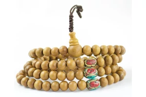 Szantál mala tibeti osztóval valódi illatos szantálfából 76 cm kerületű