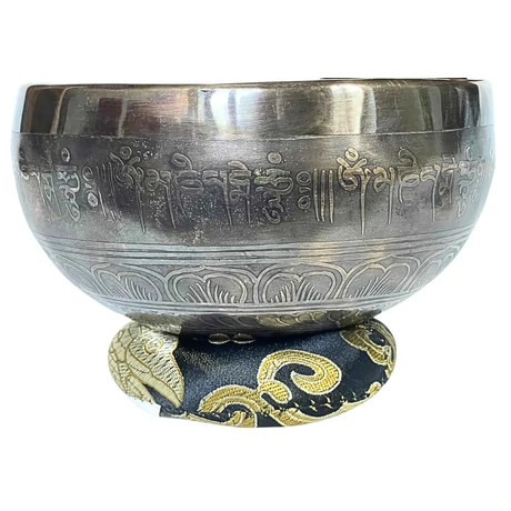 514-tibeti-mantras-hangtal-fekete-arany-brokattal