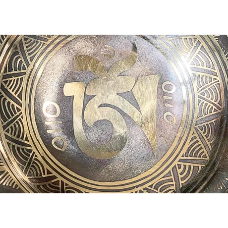 514 grammos tibeti mantrás hangtál 7 fémből fekete-arany brokát alátéttel - videoval