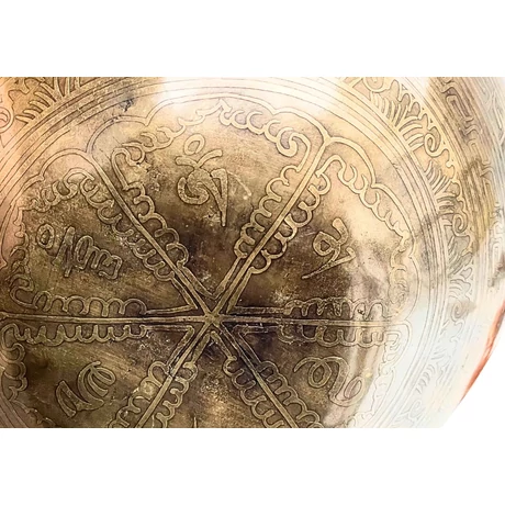 1059 grammos tibeti mantrás hangtál 7 fémből készült, belsejében  Amitabha  Buddha gravírozással - videoval
