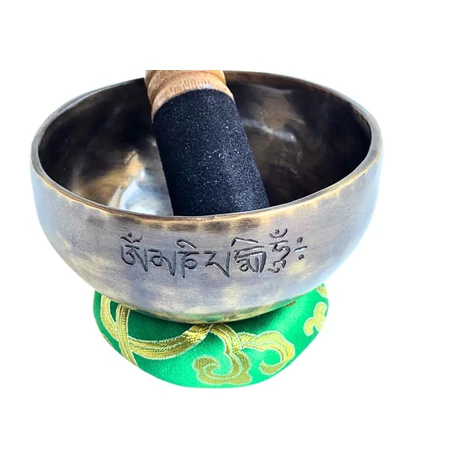 Telihold tibeti hangtál 7 fémből bőrrel bevont fa ütővel, zöld brokát alátét gyűrűvel - videoval