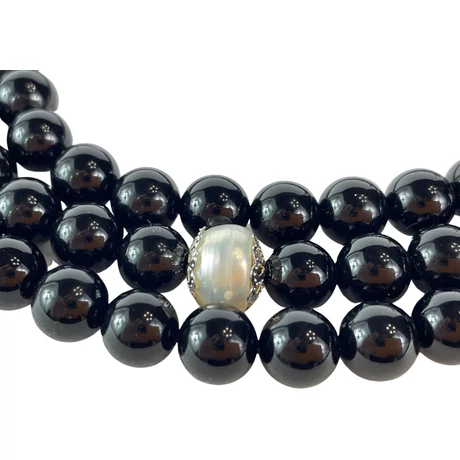 Onyx mala tenyésztett gyöngy osztóval 88 cm kerületű