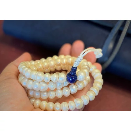 Tenyésztett gyöngy mala lápisz lazuli guruval 108 szemes 82 cm kerületű
