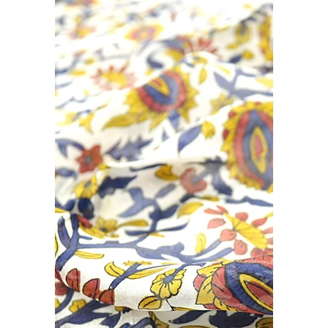 Liliomfehér alapon virágmintás 100% valódi hernyóselyem sál 100x180 cm